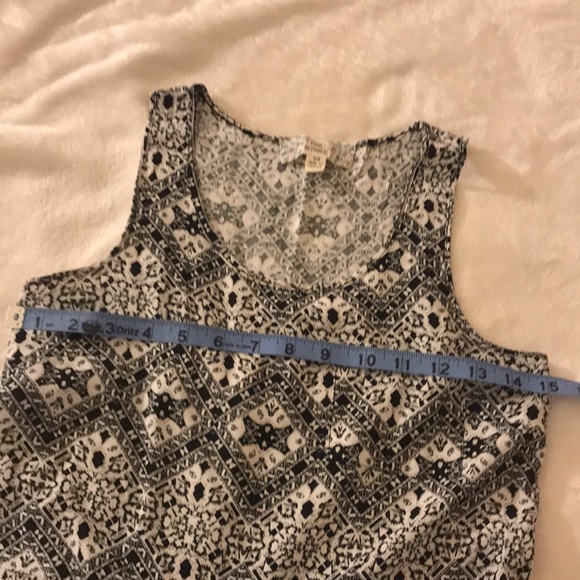 Black and White Printed Mini Dress With Tie Waist And Front Pocket 🖤 - Picture 9 of 11